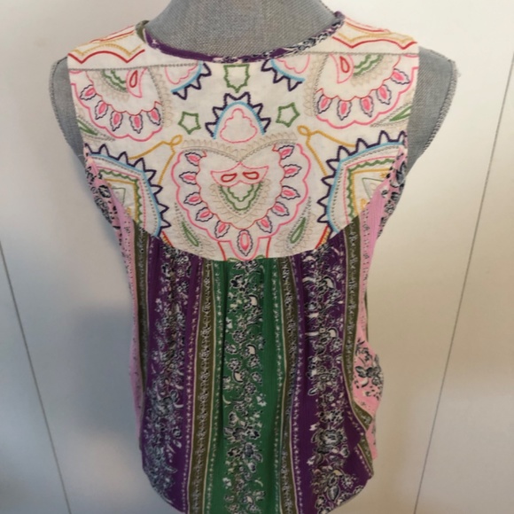 🕚 BEAUTIFUL COLORFUL TOP SIZE SMALL - Picture 4 of 5